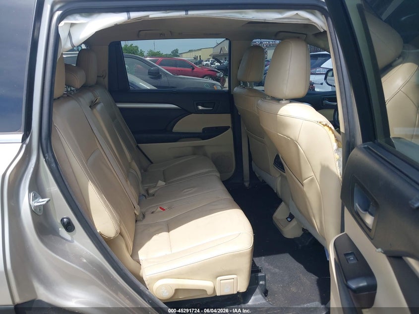 2015 Toyota Highlander VIN 5TDKKRFH5FS095584 IAAI salvage auction — RIGHT SIDE, Clear (Michigan), sold $6,600 on 2026-07-23 (photo 8)
