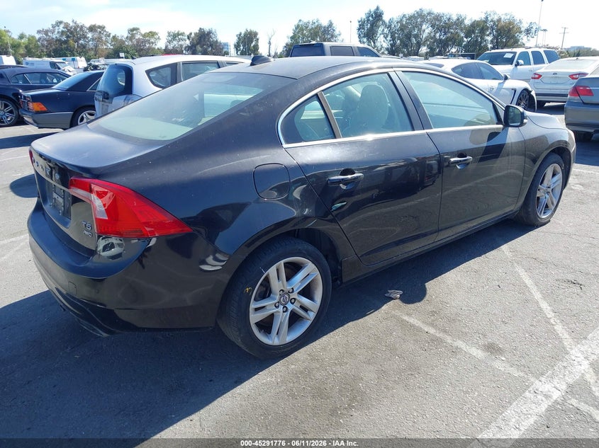 2014 Volvo S60 VIN YV1612FHXE1285835 IAAI salvage auction — SIDE, Clear - Dealer Only (California), sold $800 on 2026-07-30 (photo 4)