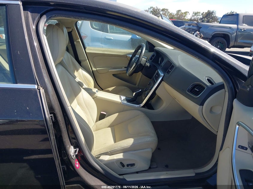 2014 Volvo S60 VIN YV1612FHXE1285835 IAAI salvage auction — SIDE, Clear - Dealer Only (California), sold $800 on 2026-07-30 (photo 5)