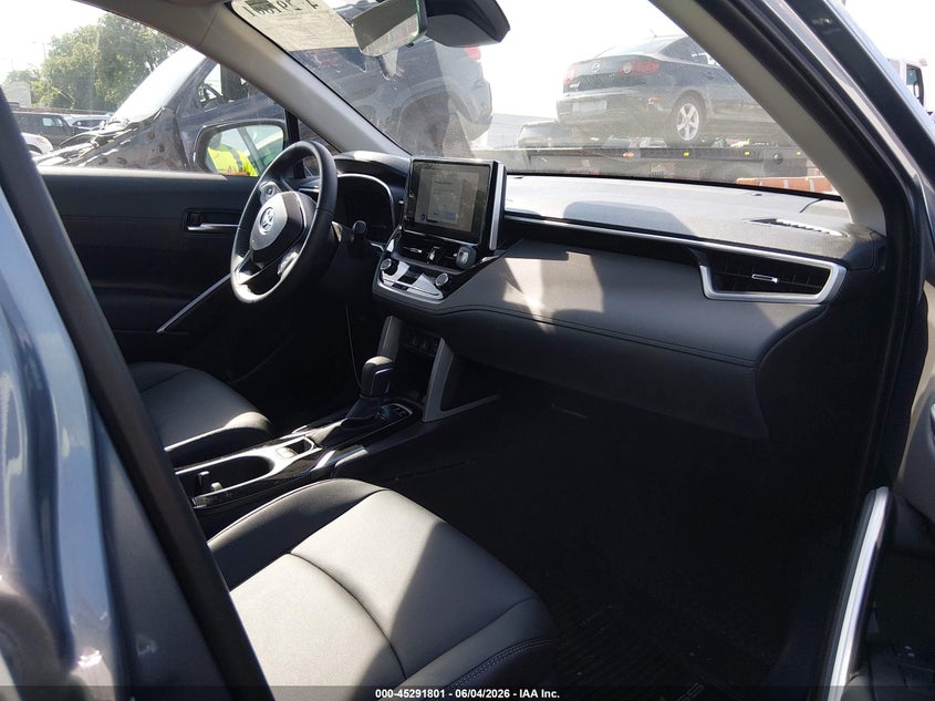 2025 Toyota Corolla cross VIN 7MUEAAAG1SV144165 IAAI salvage auction — RIGHT SIDE, Salvage Title, sold $4,950 on 2026-07-23 (photo 5)