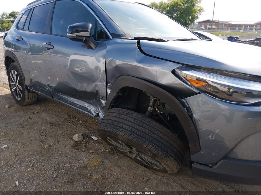 2025 Toyota Corolla cross VIN 7MUEAAAG1SV144165 IAAI salvage auction — RIGHT SIDE, Salvage Title, sold $4,950 on 2026-07-23 (photo 6)