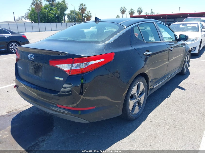 2011 Kia Optima hybrid VIN KNAGM4AD6B5001894 IAAI salvage auction — REAR END, Salvage (California), sold $375 on 2026-07-21 (photo 4)