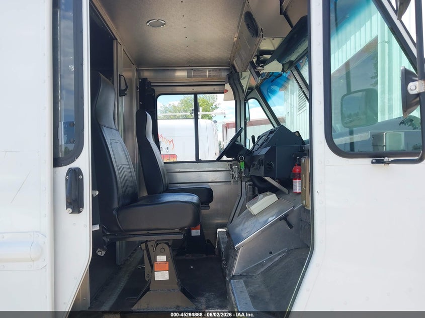 2018 Ford E-350 VIN 1FC3E3K66JDC36745 IAAI salvage auction — NORMAL WEAR, Sf97 (Michigan), sold $19,750 on 2026-07-14 (photo 5)