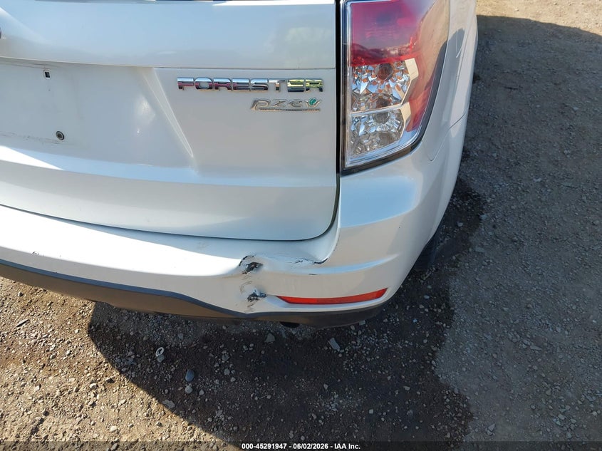 2010 Subaru Forester VIN JF2SH6CCXAH802246 IAAI salvage auction — NORMAL WEAR, Clear - Dealer Only (California), sold $425 on 2026-07-13 (photo 6)