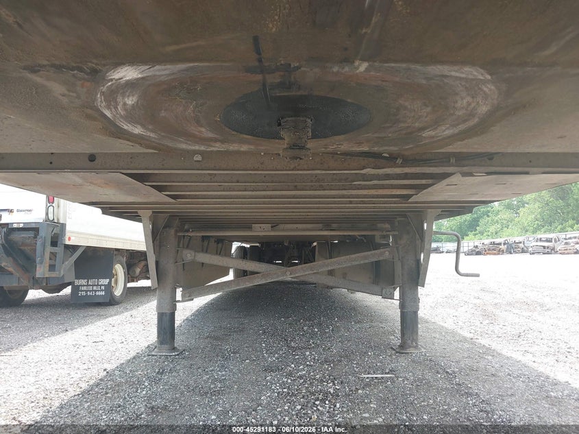 2016 Utility trailer mfg Unknown VIN 1UYVS253XGU415202 IAAI salvage auction — FRONT & REAR, Wait Title, sold $6,200 on 2026-10-07 (photo 5)