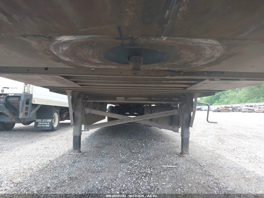 2016 Utility trailer mfg Unknown VIN 1UYVS253XGU415202 IAAI salvage auction — FRONT & REAR, Wait Title, sold $6,200 on 2026-10-07 (photo 8)