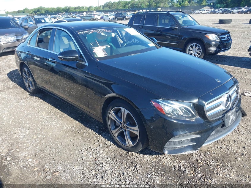 2020 Mercedes-benz E-klasse VIN WDDZF8EB9LA737183 IAAI salvage auction — FRONT & REAR, Wait Title, sold $10,525 on 2026-08-11 (photo 1)