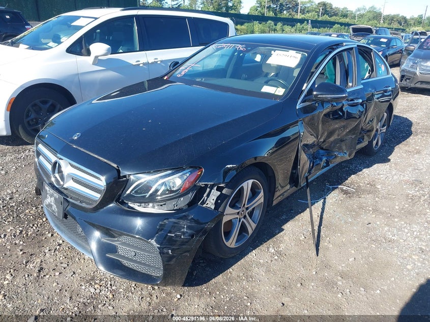 2020 Mercedes-benz E-klasse VIN WDDZF8EB9LA737183 IAAI salvage auction — FRONT & REAR, Wait Title, sold $10,525 on 2026-08-11 (photo 2)