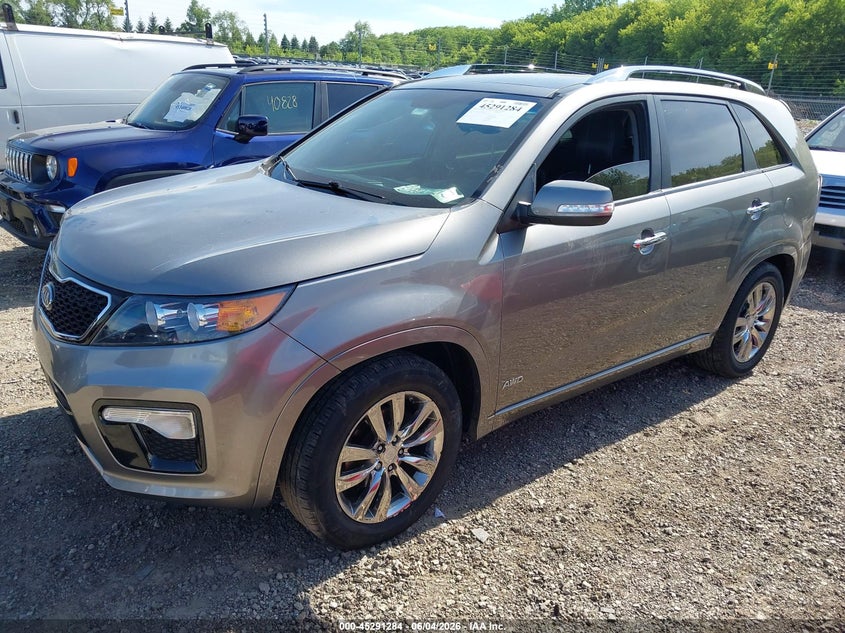 2012 Kia Sorento VIN 5XYKWDA20CG285358 IAAI salvage auction — RIGHT FRONT, Salvage Title, sold $1,850 on 2026-07-29 (photo 2)