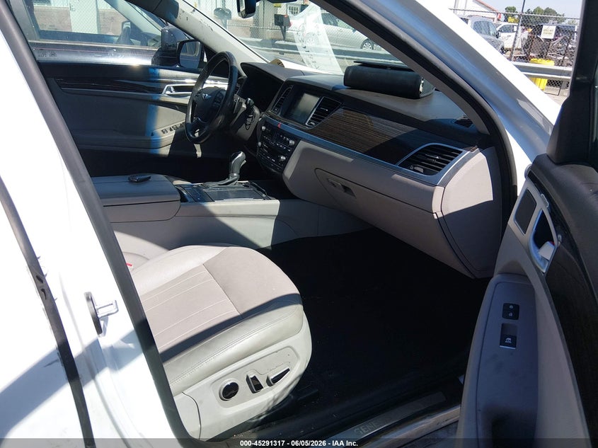 2016 Hyundai Genesis VIN KMHGN4JE2GU119295 IAAI salvage auction — RIGHT SIDE, Salvage Title, sold $2,550 on 2026-07-29 (photo 5)