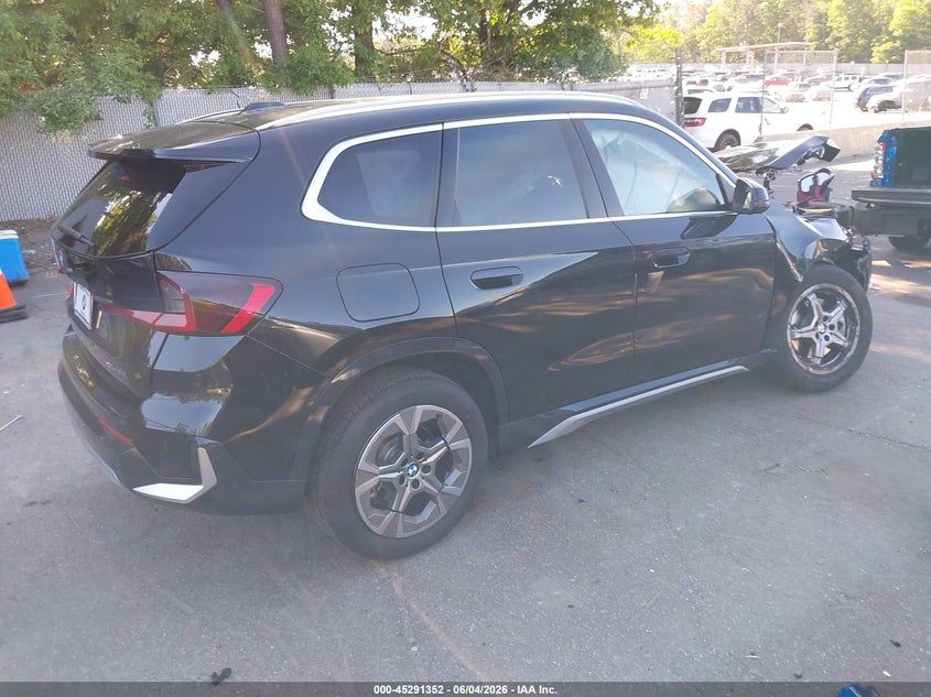 2026 BMW X1 VIN WBX73EF03T5434238 IAAI salvage auction — BIOHAZARD/CHEMICAL, Salvage Title, sold $10,100 on 2026-08-01 (photo 4)