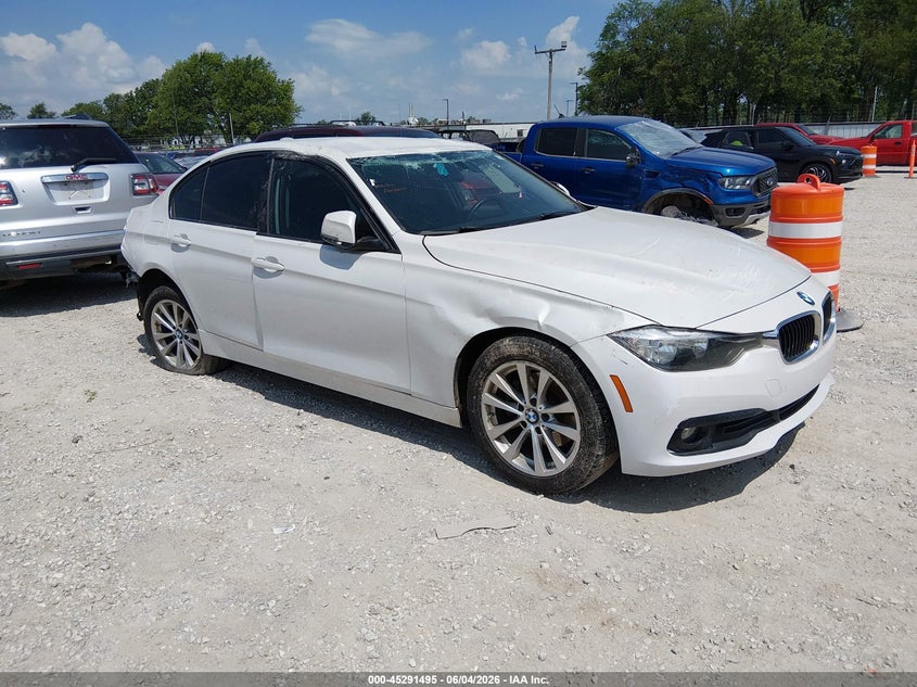 2017 BMW 3er VIN WBA8E1G56HNU15315 IAAI salvage auction — FRONT & REAR, Salvage Title, sold $775 on 2026-07-27 (photo 1)