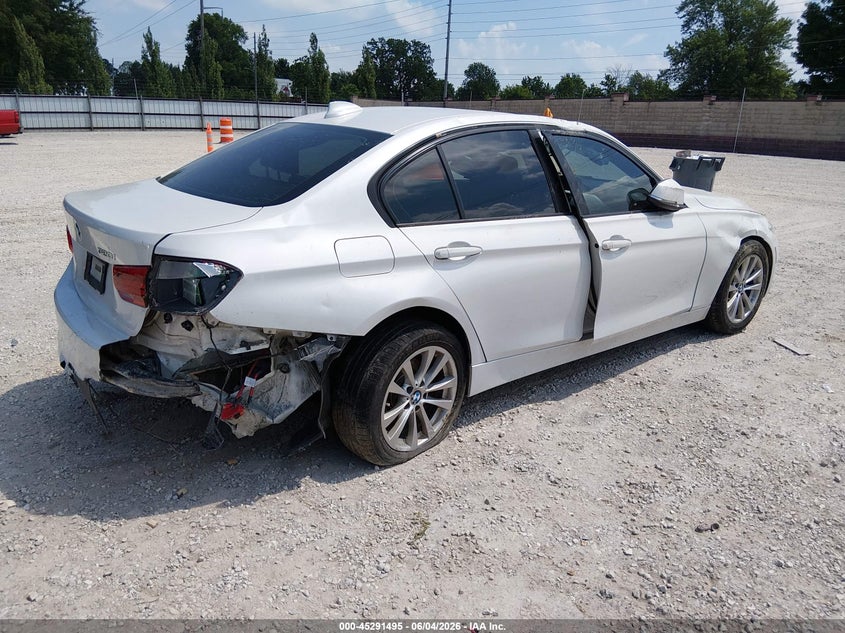2017 BMW 3er VIN WBA8E1G56HNU15315 IAAI salvage auction — FRONT & REAR, Salvage Title, sold $775 on 2026-07-27 (photo 4)