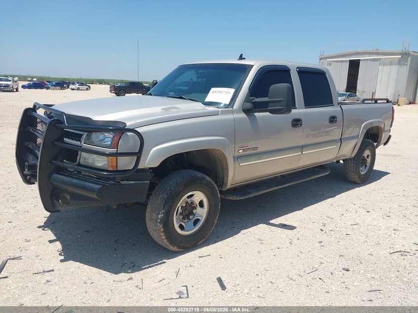 2006 Chevrolet Silverado 2500 VIN 1GCHK23246F131136 IAAI salvage auction — FRONT & REAR, Original (Texas), sold $4,050 on 2026-07-09 (photo 2)