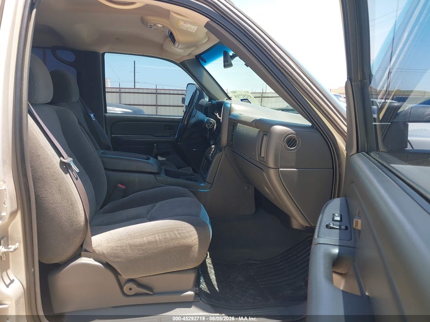 2006 Chevrolet Silverado 2500 VIN 1GCHK23246F131136 IAAI salvage auction — FRONT & REAR, Original (Texas), sold $4,050 on 2026-07-09 (photo 5)