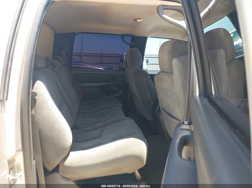 2006 Chevrolet Silverado 2500 VIN 1GCHK23246F131136 IAAI salvage auction — FRONT & REAR, Original (Texas), sold $4,050 on 2026-07-09 (photo 8)