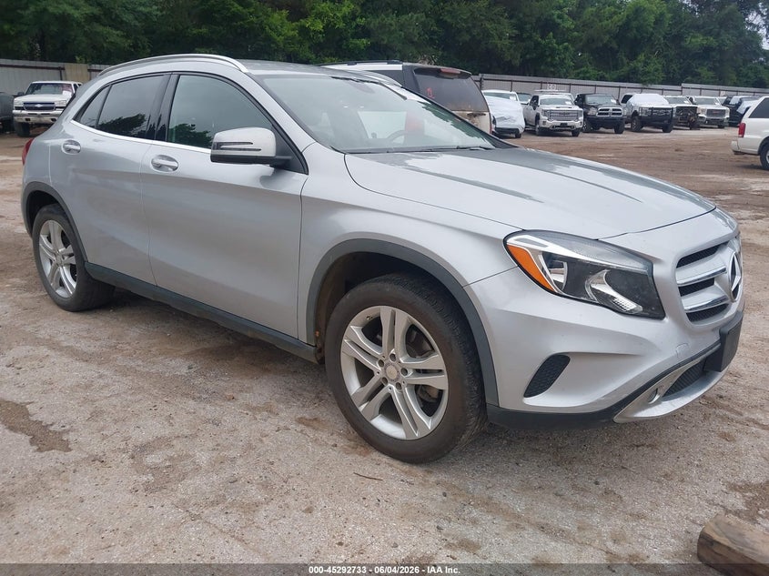 2015 Mercedes-benz Gla-klasse VIN WDCTG4GB7FJ183210 IAAI salvage auction — LEFT SIDE, Salvage Title, sold $3,800 on 2026-07-09 (photo 1)