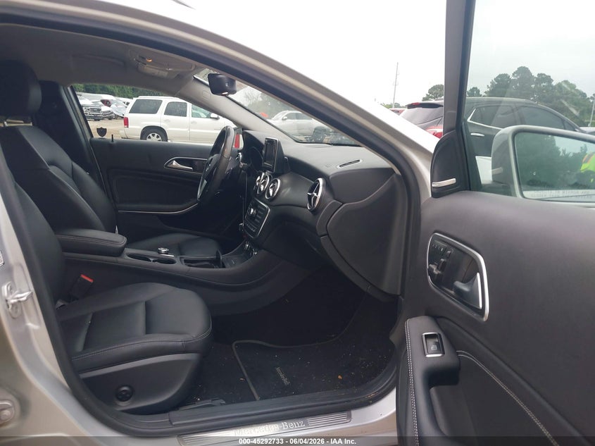 2015 Mercedes-benz Gla-klasse VIN WDCTG4GB7FJ183210 IAAI salvage auction — LEFT SIDE, Salvage Title, sold $3,800 on 2026-07-09 (photo 5)