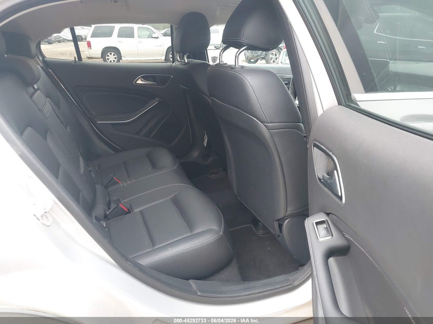 2015 Mercedes-benz Gla-klasse VIN WDCTG4GB7FJ183210 IAAI salvage auction — LEFT SIDE, Salvage Title, sold $3,800 on 2026-07-09 (photo 8)