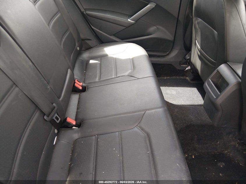 2017 Volkswagen Passat VIN 1VWDT7A34HC017935 IAAI salvage auction — FRONT END, Salvage Title, sold $25 on 2026-07-22 (photo 8)