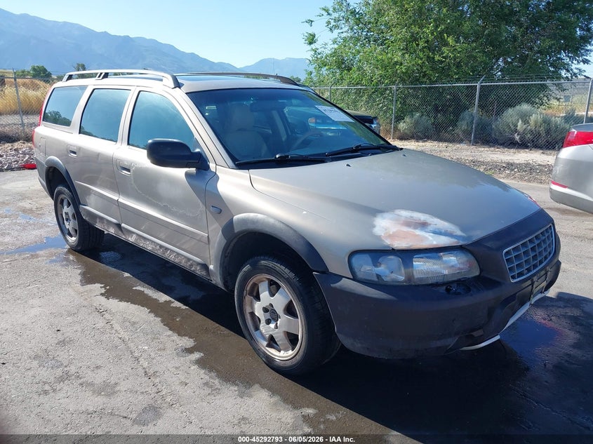 2001 Volvo V70 VIN YV1SZ58D211031517 — IAAI salvage auction photo