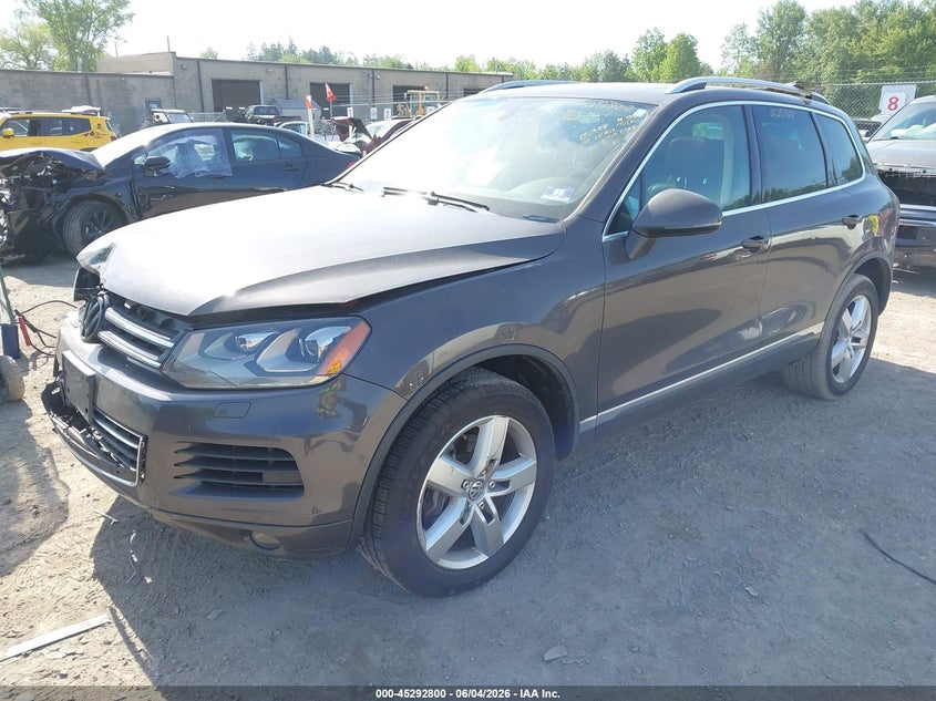 2011 Volkswagen Touareg VIN WVGFF9BP2BD006770 IAAI salvage auction — FRONT END, Mv-907A (New York), sold $325 on 2026-08-02 (photo 2)
