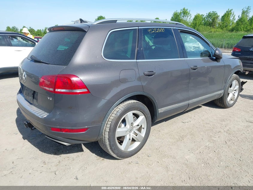 2011 Volkswagen Touareg VIN WVGFF9BP2BD006770 IAAI salvage auction — FRONT END, Mv-907A (New York), sold $325 on 2026-08-02 (photo 4)