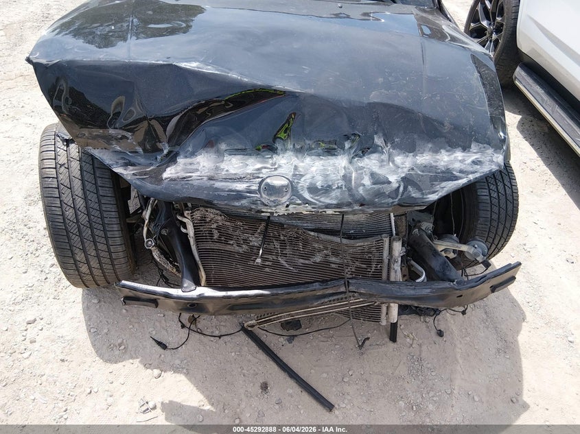 2011 BMW 1 series VIN WBAUC9C54BVM10257 IAAI salvage auction — FRONT END, Salvage (Illinois), sold $925 on 2026-07-14 (photo 6)