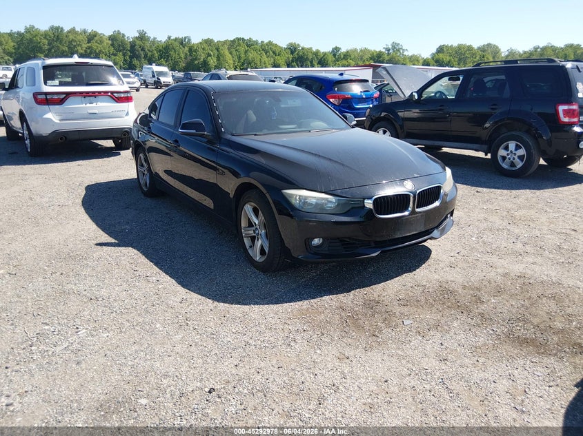 2013 BMW 3er VIN WBA3B3C5XDF541928 IAAI salvage auction — LEFT REAR, Salvage Title, sold $450 on 2026-07-13 (photo 1)