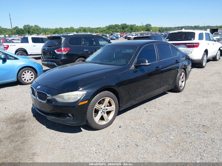 2013 BMW 3er VIN WBA3B3C5XDF541928 IAAI salvage auction — LEFT REAR, Salvage Title, sold $450 on 2026-07-13 (photo 2)