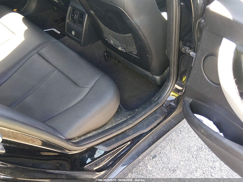 2013 BMW 3er VIN WBA3B3C5XDF541928 IAAI salvage auction — LEFT REAR, Salvage Title, sold $450 on 2026-07-13 (photo 8)