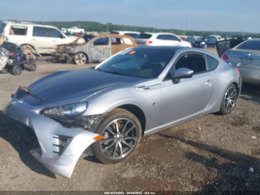 2019 Toyota Gt86 VIN JF1ZNAE11K8701026 IAAI salvage auction — FRONT & REAR, Salvage Title, sold $1,300 on 2026-07-21 (photo 2)