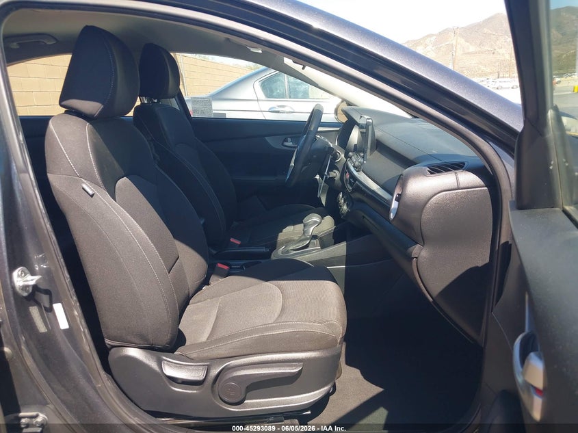 2020 Kia Forte VIN 3KPF24AD4LE249099 IAAI salvage auction — REAR END, Salvage Title, sold $2,850 on 2026-07-23 (photo 5)