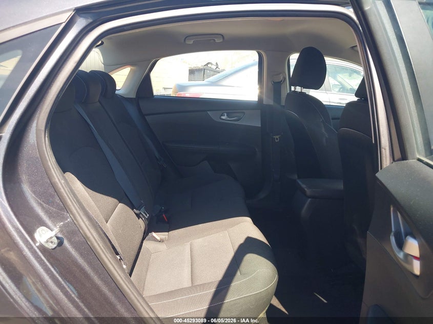 2020 Kia Forte VIN 3KPF24AD4LE249099 IAAI salvage auction — REAR END, Salvage Title, sold $2,850 on 2026-07-23 (photo 8)