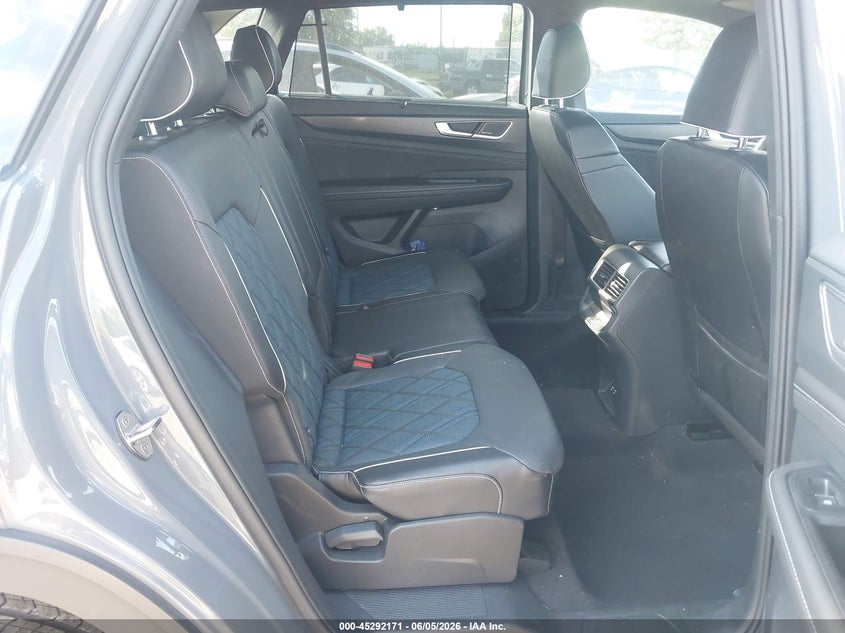 2024 Volkswagen Atlas cross sport VIN 1V2FE2CA3RC255456 IAAI salvage auction — LEFT REAR, Salvage Title, sold $19,200 on 2026-07-24 (photo 8)