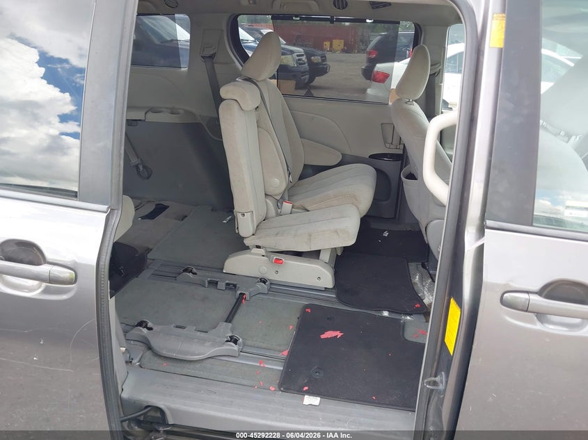 2014 Toyota Sienna VIN 5TDKK3DC7ES480261 IAAI salvage auction — FRONT END, Original (Texas), sold $825 on 2026-07-22 (photo 8)