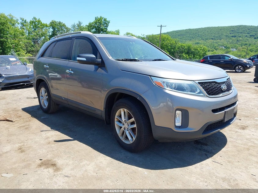 2015 Kia Sorento VIN 5XYKT4A61FG595518 IAAI salvage auction — NORMAL WEAR, Clear (New Jersey), sold $1,700 on 2026-07-09 (photo 1)