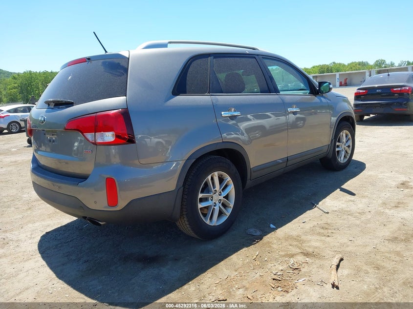 2015 Kia Sorento VIN 5XYKT4A61FG595518 IAAI salvage auction — NORMAL WEAR, Clear (New Jersey), sold $1,700 on 2026-07-09 (photo 4)