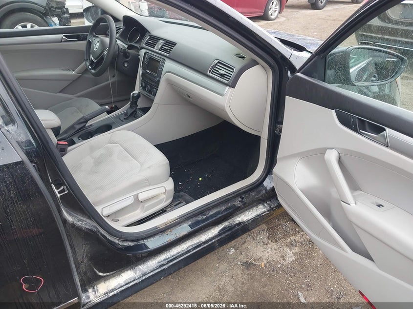 2017 Volkswagen Passat VIN 1VWAT7A36HC049322 IAAI salvage auction — FRONT END, Salvage Title, sold $1,350 on 2026-08-03 (photo 5)