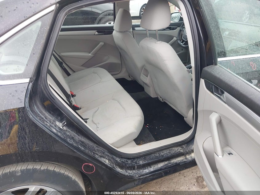 2017 Volkswagen Passat VIN 1VWAT7A36HC049322 IAAI salvage auction — FRONT END, Salvage Title, sold $1,350 on 2026-08-03 (photo 8)