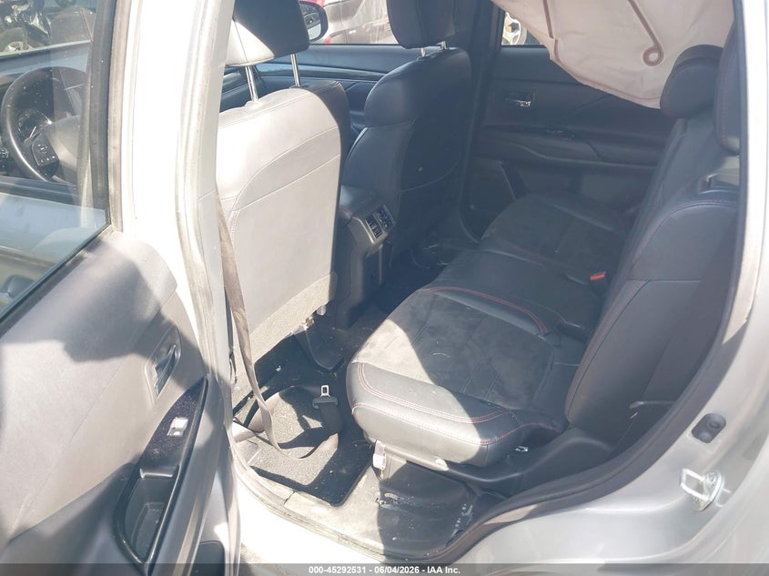 2020 Mitsubishi Outlander VIN JA4AZ3A37LZ028232 IAAI salvage auction — SIDE, Salvage Title, sold $25 on 2026-07-31 (photo 8)