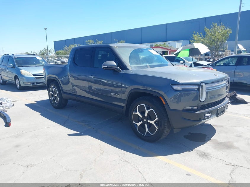 2025 Rivian R1t VIN 7FCTGBAA0SN042275 IAAI salvage auction — REAR END, Salvage (California), sold $41,000 on 2026-08-03 (photo 1)