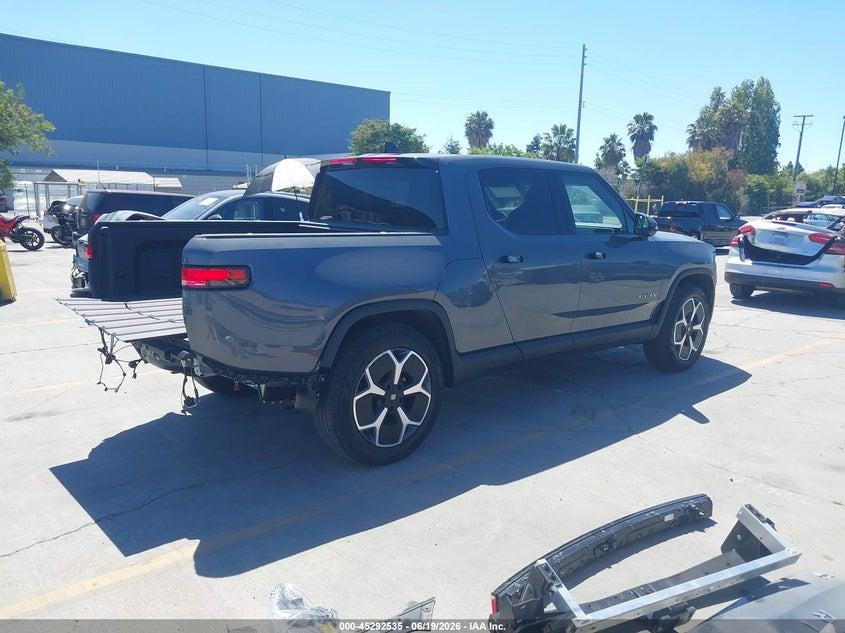 2025 Rivian R1t VIN 7FCTGBAA0SN042275 IAAI salvage auction — REAR END, Salvage (California), sold $41,000 on 2026-08-03 (photo 4)