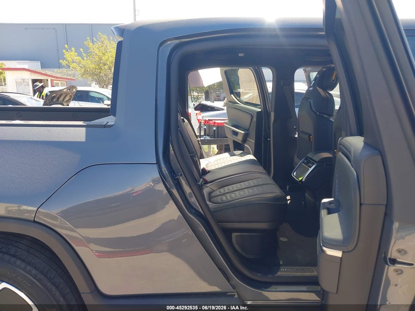 2025 Rivian R1t VIN 7FCTGBAA0SN042275 IAAI salvage auction — REAR END, Salvage (California), sold $41,000 on 2026-08-03 (photo 8)