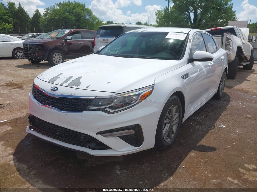 2019 Kia Optima VIN 5XXGT4L3XKG326666 IAAI salvage auction — RIGHT FRONT, Clear (Oklahoma), sold $1,150 on 2026-07-22 (photo 2)