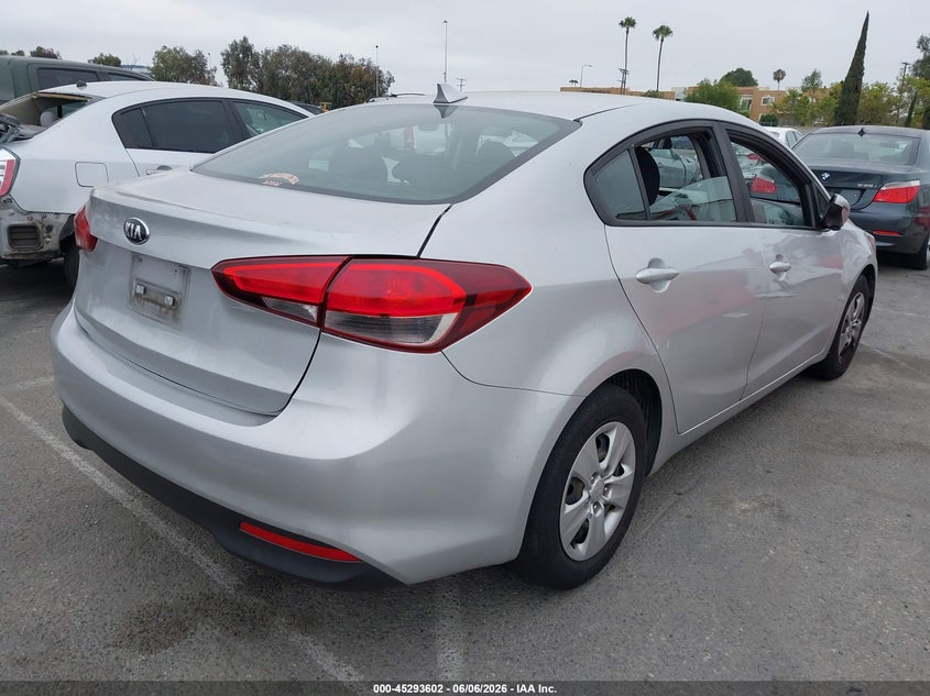 2018 Kia Forte VIN 3KPFK4A7XJE214283 IAAI salvage auction — NORMAL WEAR, Salvage Title, sold $525 on 2026-07-09 (photo 4)