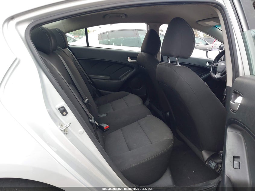 2018 Kia Forte VIN 3KPFK4A7XJE214283 IAAI salvage auction — NORMAL WEAR, Salvage Title, sold $525 on 2026-07-09 (photo 8)