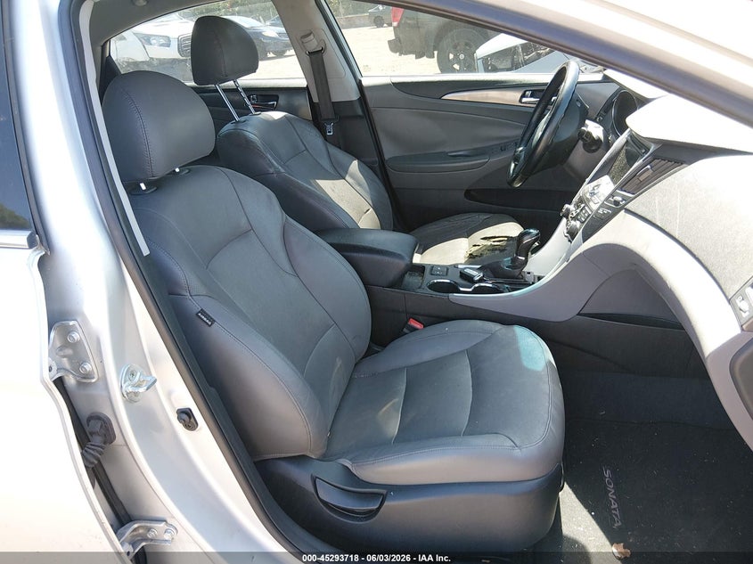 2015 Hyundai Sonata VIN KMHEC4A4XFA119291 IAAI salvage auction — NORMAL WEAR, Clear (Florida), sold $550 on 2026-07-15 (photo 5)