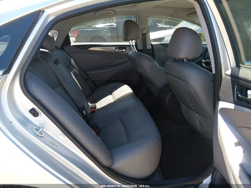 2015 Hyundai Sonata VIN KMHEC4A4XFA119291 IAAI salvage auction — NORMAL WEAR, Clear (Florida), sold $550 on 2026-07-15 (photo 8)