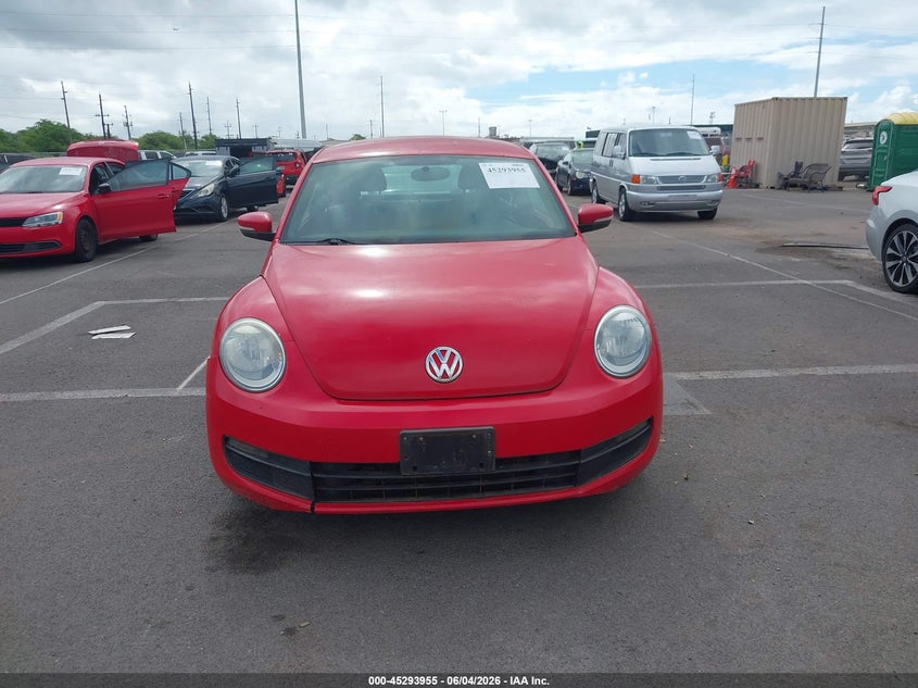 2012 Volkswagen Beetle VIN 3VWJP7ATXCM645920 IAAI salvage auction — NORMAL WEAR, Clear (Hawaii), sold $100 on 2026-07-21 (photo 6)